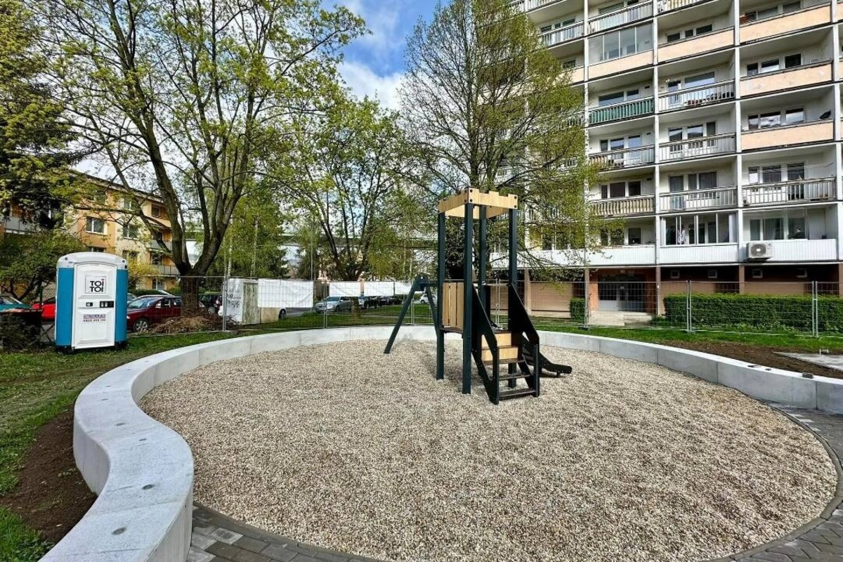 FOTO: V Považskej Bystrici otvoria prvú časť nového ihriska pre celé rodiny, foto 2