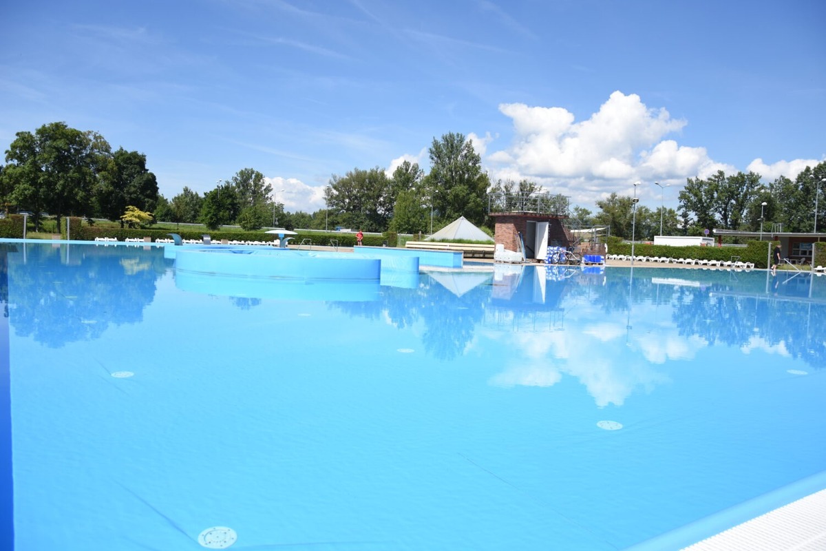 FOTO: Letná sezóna začína, letné kúpalisko na Ostrove v Trenčíne otvára v piatok 20 júna, foto 2