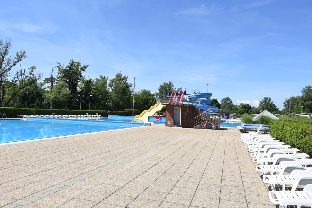 FOTO: Letná sezóna začína, letné kúpalisko na Ostrove v Trenčíne otvára v piatok 20 júna, foto 3
