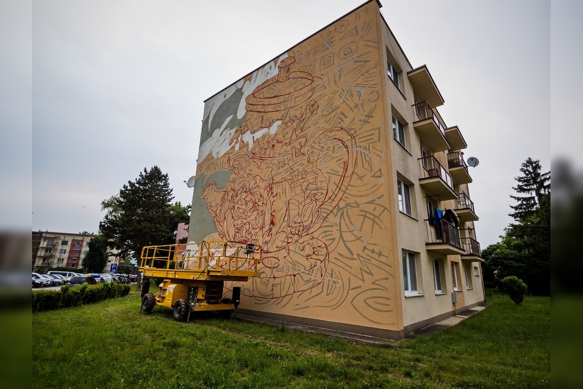 FOTO: Na Novinách v Trenčíne rozkvitlo umenie. Obyvatelia obdivujú nové murály v podchode aj na bytovke, foto 5