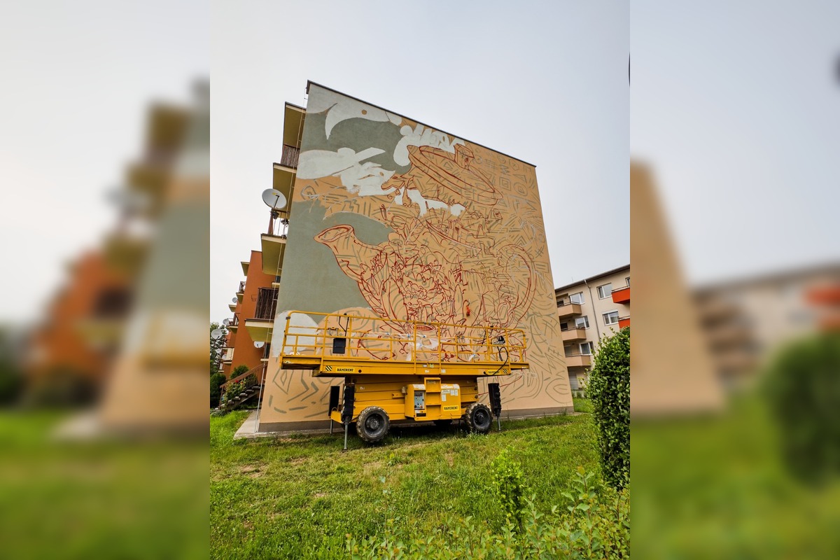 FOTO: Na Novinách v Trenčíne rozkvitlo umenie. Obyvatelia obdivujú nové murály v podchode aj na bytovke, foto 9