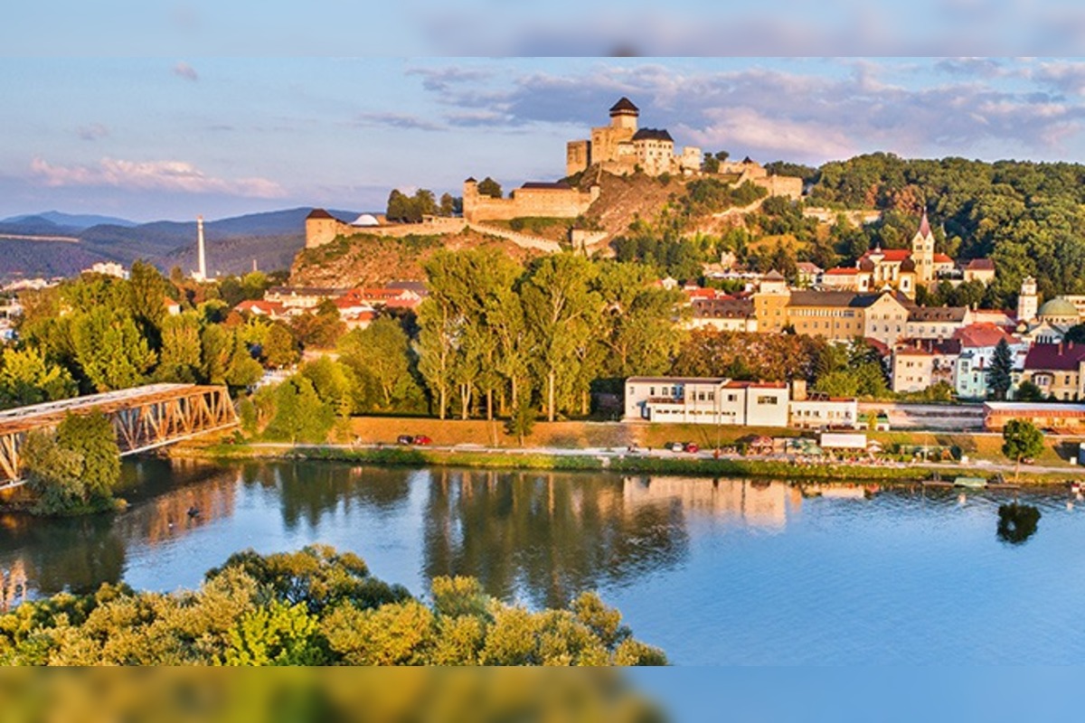 FOTO: Báseň o Trenčíne si získala pozornosť obyvateľov , foto 1