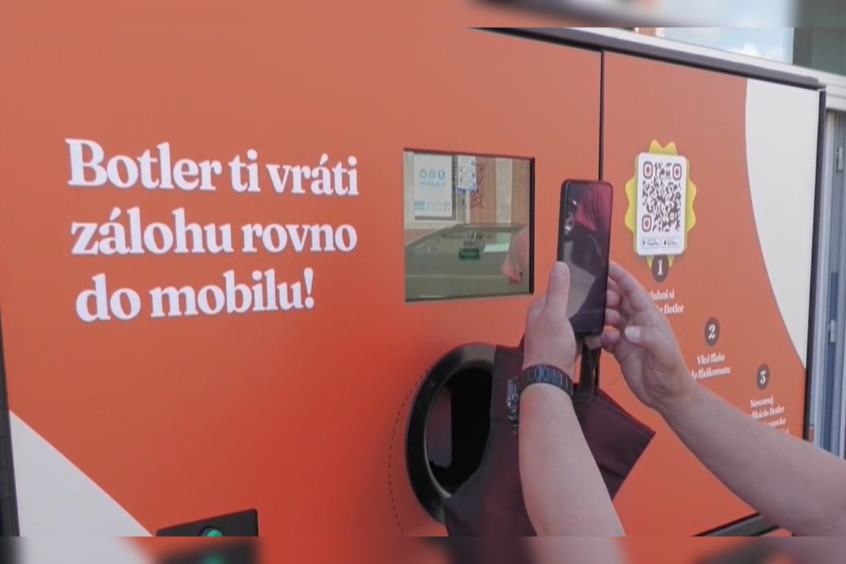 FOTO: Obyvatelia Partizánskeho majú noví fĺaškomat, ktorý posiela peniaze priamo na účet , foto 3