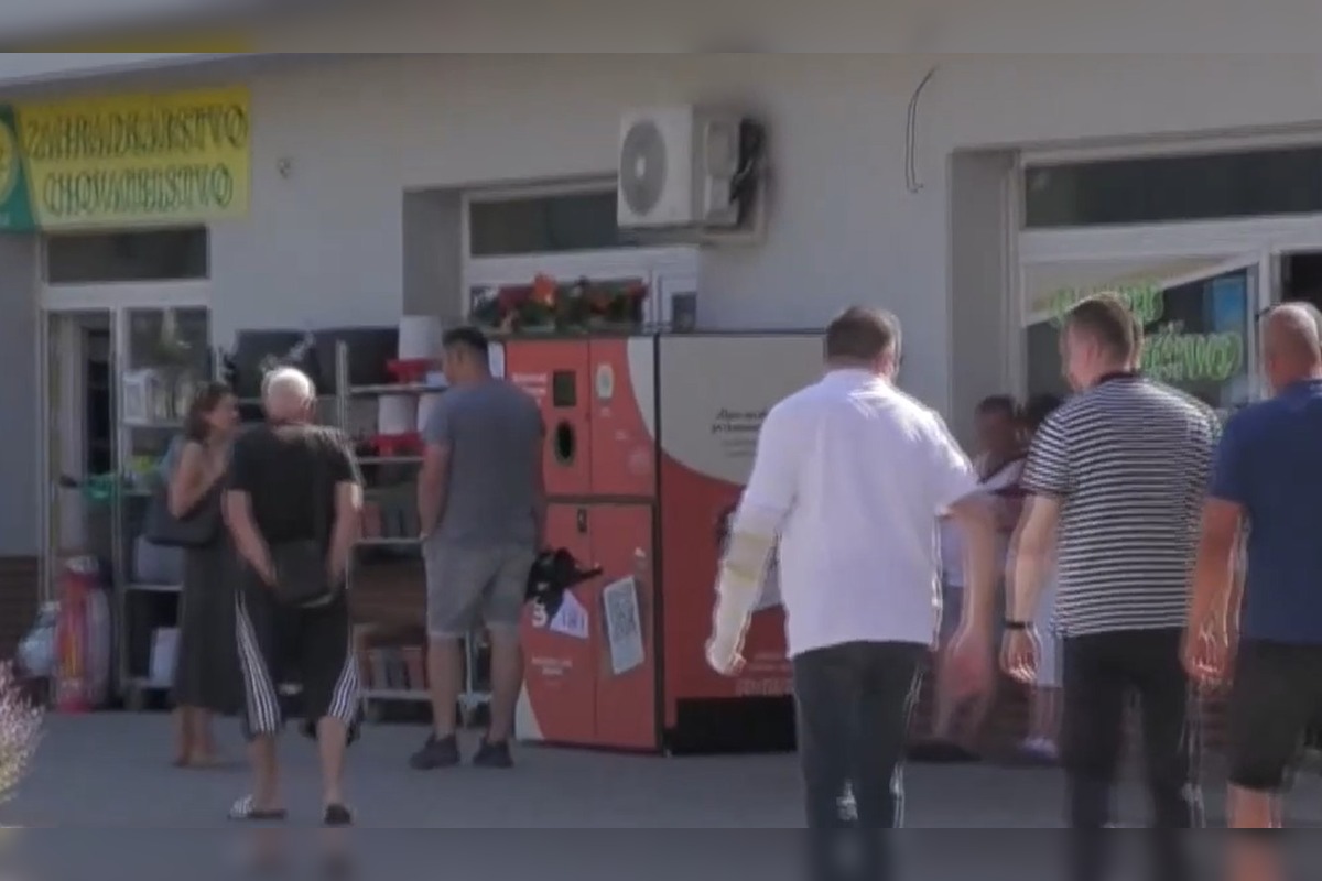 FOTO: Obyvatelia Partizánskeho majú noví fĺaškomat, ktorý posiela peniaze priamo na účet , foto 4