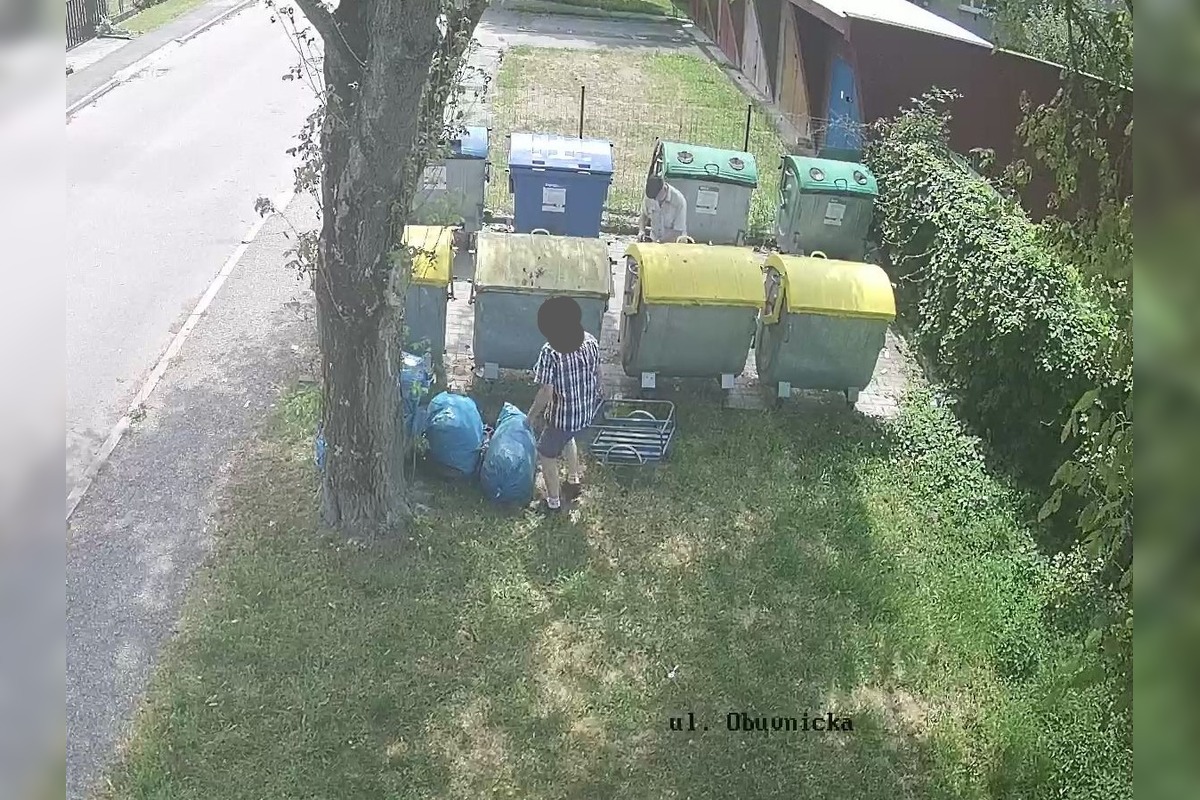 FOTO: Mestská polícia v Partizánskom identifikovala pôvodcu čiernej skládky vďaka kamerám, foto 1