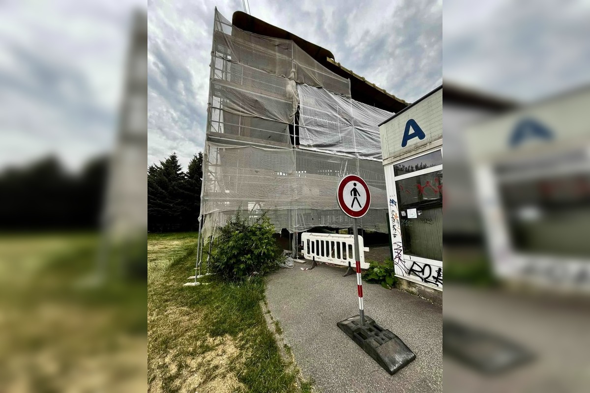 FOTO: Začína sa oprava lávky ponad železnicu v Prievidzi, uzávera potrvá do októbra, foto 3