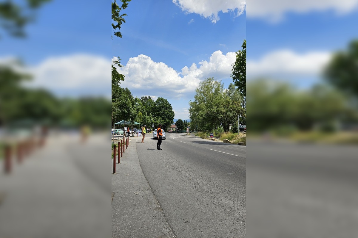 FOTO: Žilinská policajtka mimo služby pomohla zranenému cyklistovi v Bojniciach. Zosadla z motorky a konala, foto 2