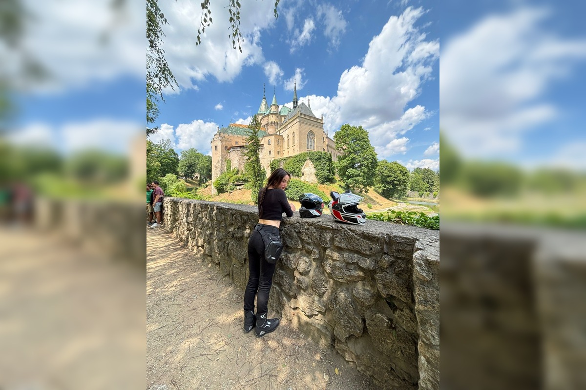 FOTO: Žilinská policajtka mimo služby pomohla zranenému cyklistovi v Bojniciach. Zosadla z motorky a konala, foto 5