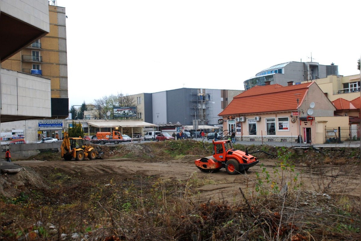 FOTO: Trenčín musí zaplatiť 1,7 milióna eur za zrušený projekt pri Posádkovom klube, foto 1