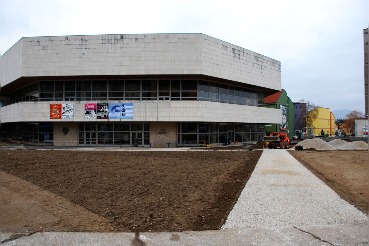 FOTO: Trenčín musí zaplatiť 1,7 milióna eur za zrušený projekt pri Posádkovom klube, foto 3