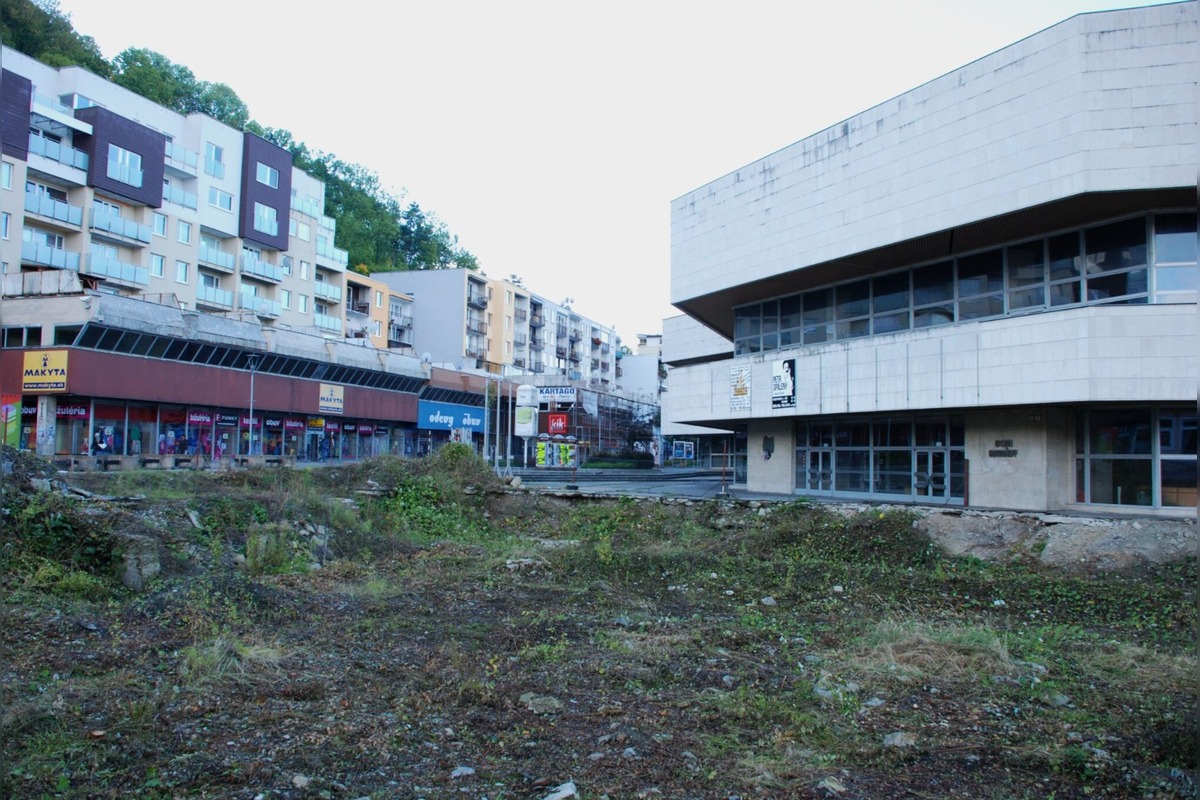 FOTO: Trenčín musí zaplatiť 1,7 milióna eur za zrušený projekt pri Posádkovom klube, foto 5