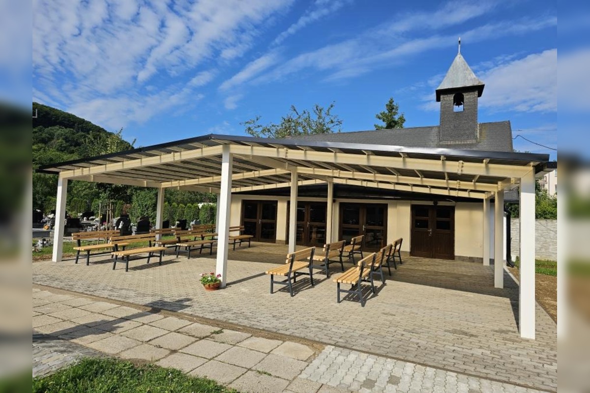 FOTO: V púchovskom okrese pribudol prístrešok pri Dome smútku v Nosiciach, foto 2