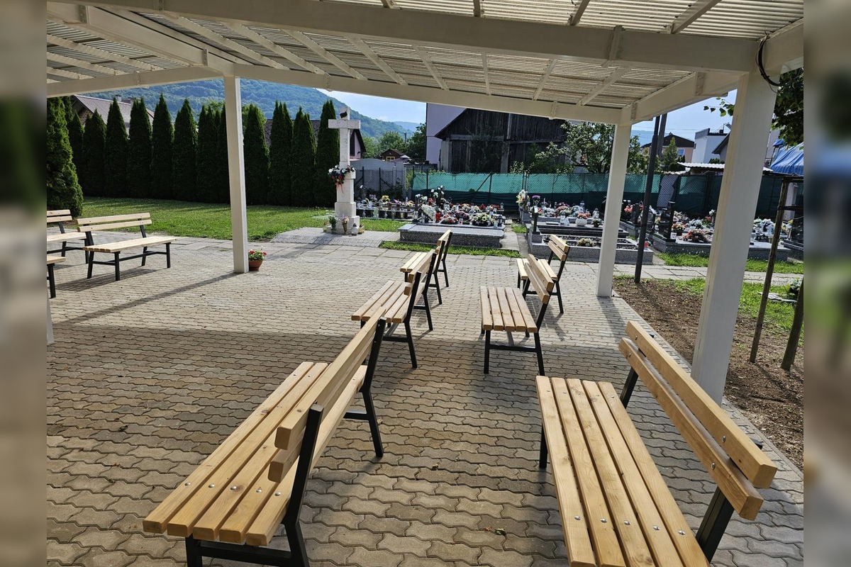 FOTO: V púchovskom okrese pribudol prístrešok pri Dome smútku v Nosiciach, foto 8