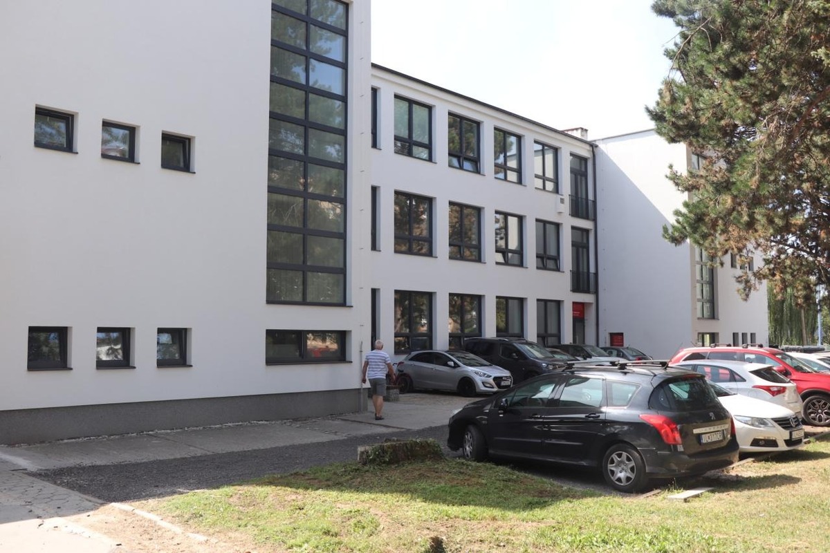 FOTO: V Dubnici nad Váhom budú na úrade čerpať dovolenky , foto 3