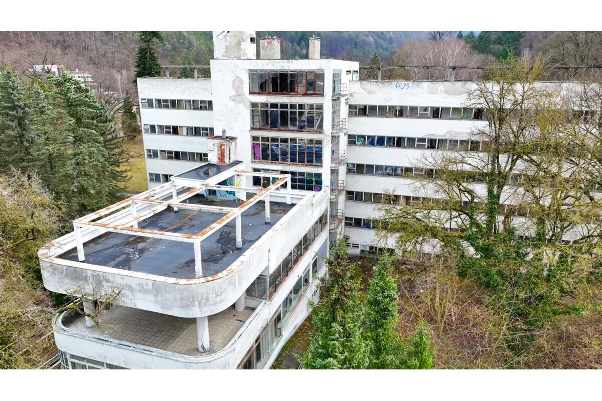 FOTO: Machnáč pri Trenčianskych Tepliciach naďalej chátra , foto 3