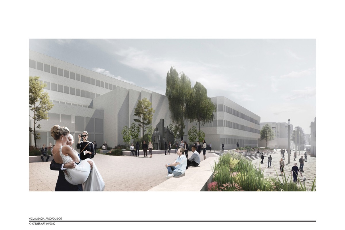 FOTO: Trenčania, po novom môžete využiť nový bezbariérový chodník pred okresným úradom, foto 3