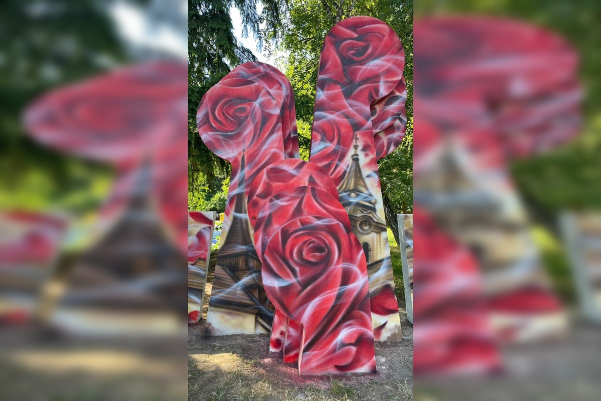 FOTO: Betónové panely v Bánovciach dostali novú tvár. Miestny maliar Milanovič ich premenilo na umelecký objekt, foto 3