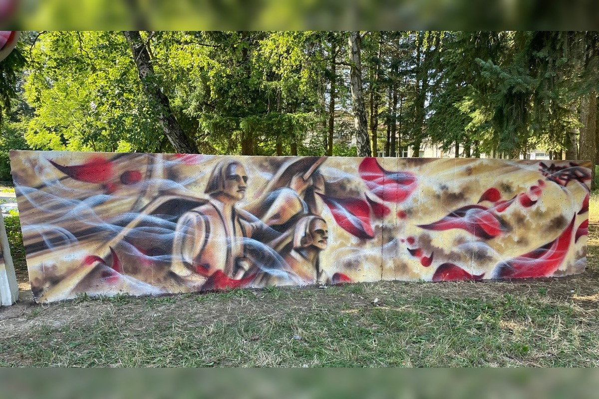 FOTO: Betónové panely v Bánovciach dostali novú tvár. Miestny maliar Milanovič ich premenilo na umelecký objekt, foto 4