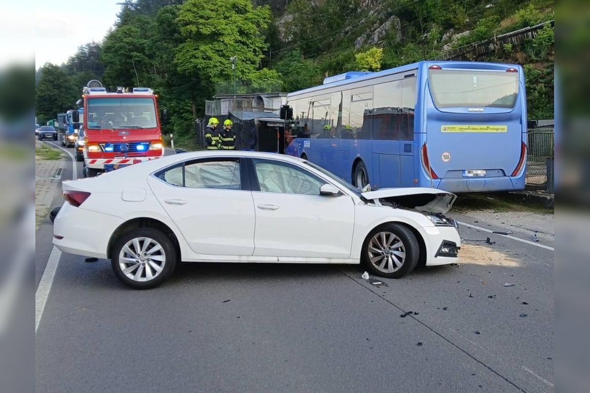 FOTO: Nehoda v obci Prečín, foto 1