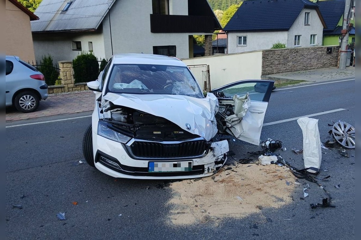 FOTO: Nehoda v obci Prečín, foto 4