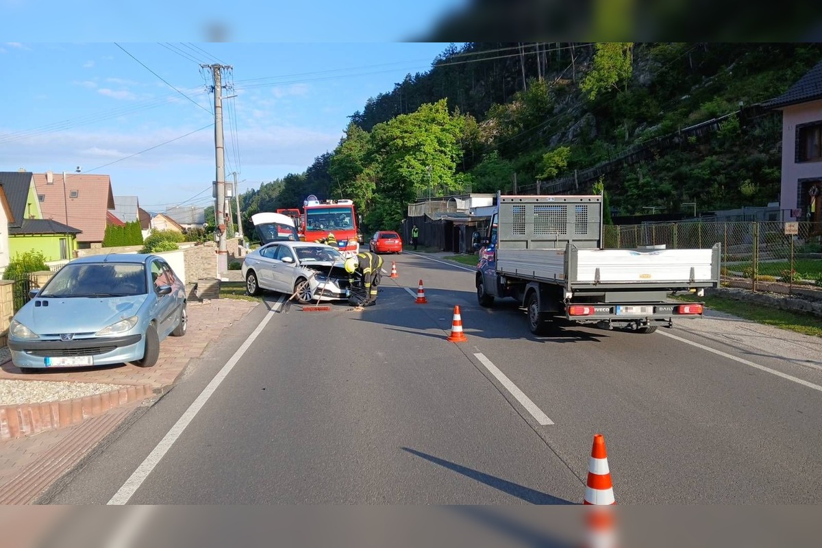 FOTO: Nehoda v obci Prečín, foto 5