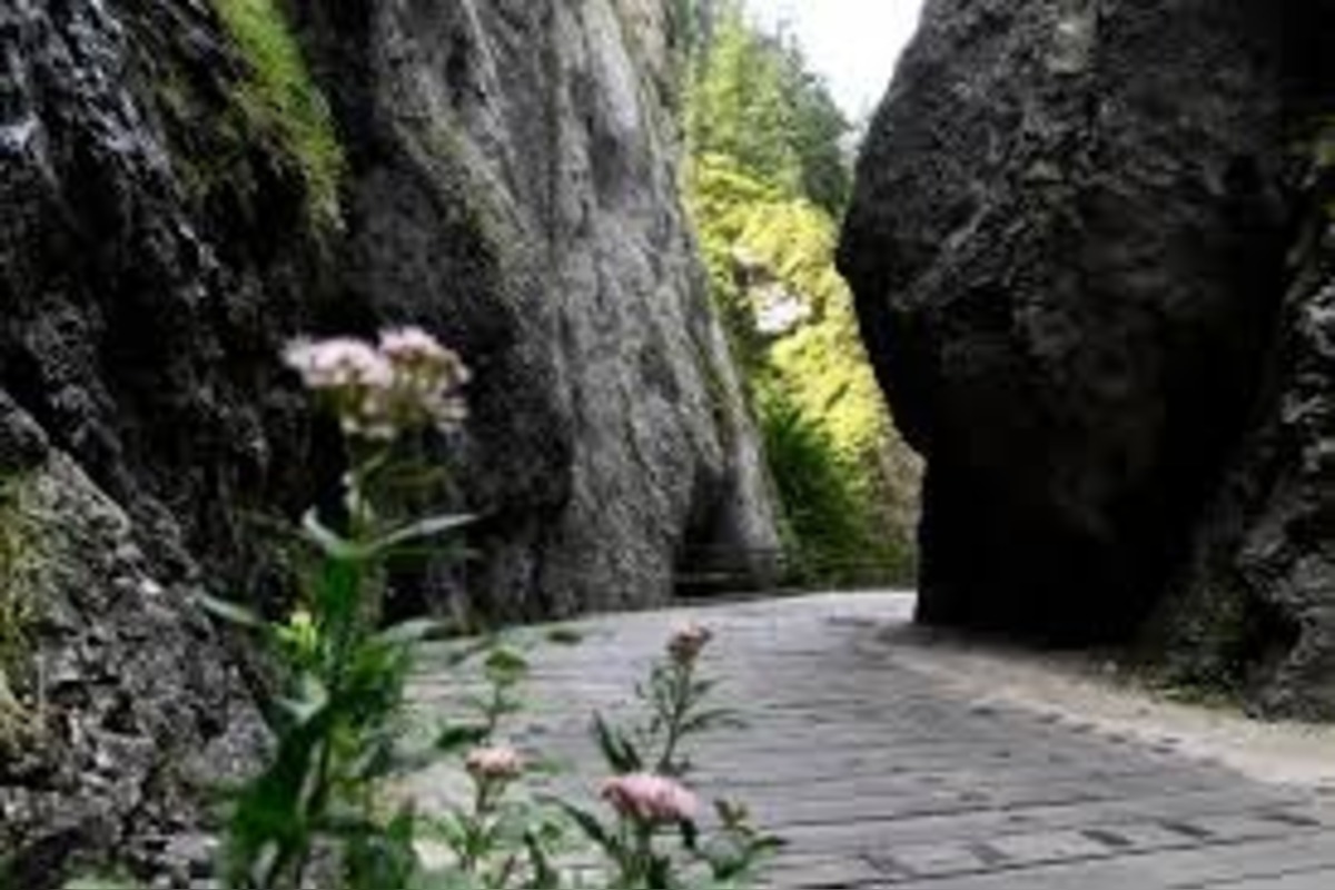 FOTO: Manínsku Tiesňavu kvôli sanáciu uzavrú , foto 1