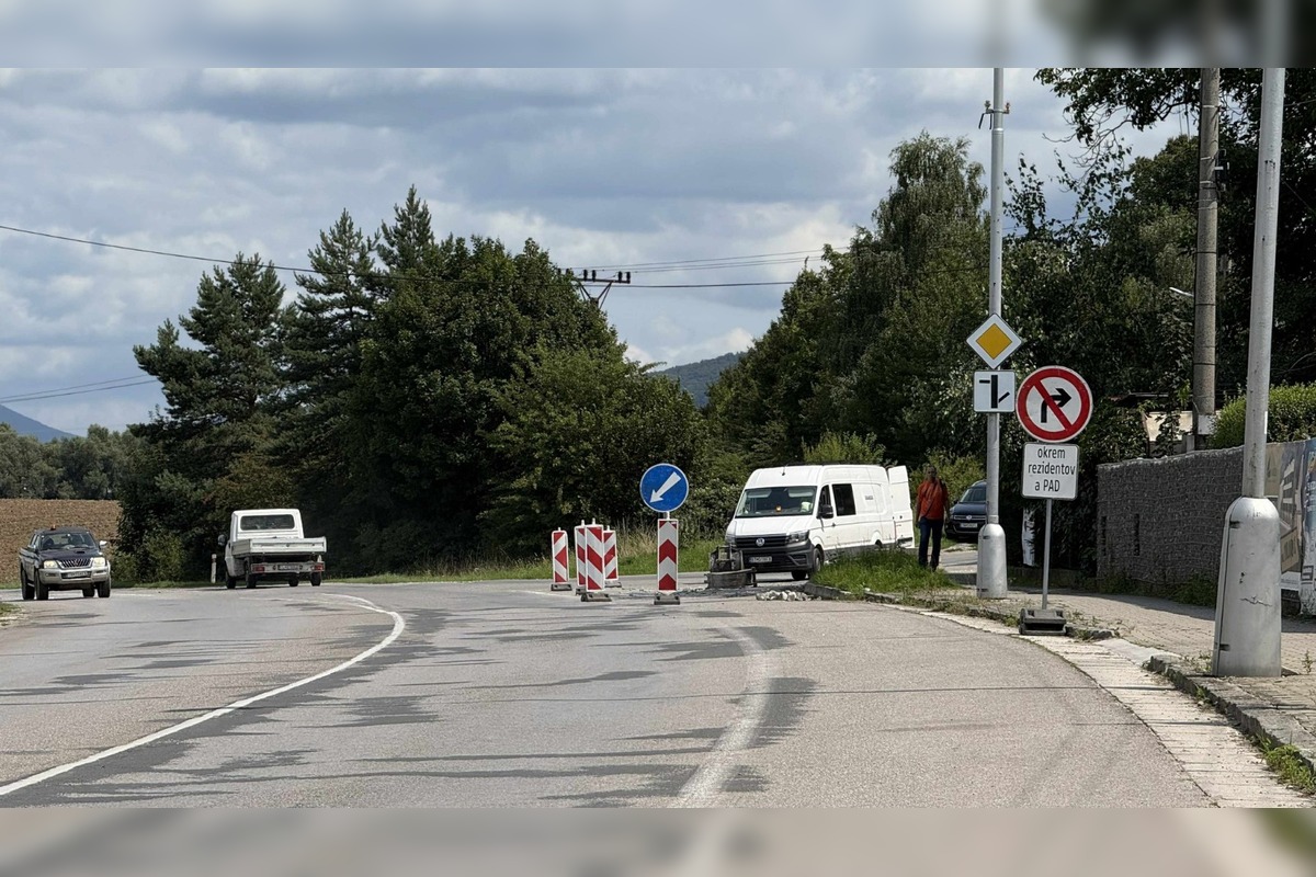 FOTO: Cestári v Novej Dubnici revitalizujú niekoľko miestnych ciest, foto 2