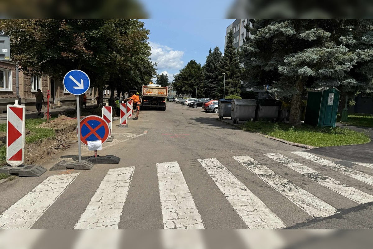 FOTO: Cestári v Novej Dubnici revitalizujú niekoľko miestnych ciest, foto 3