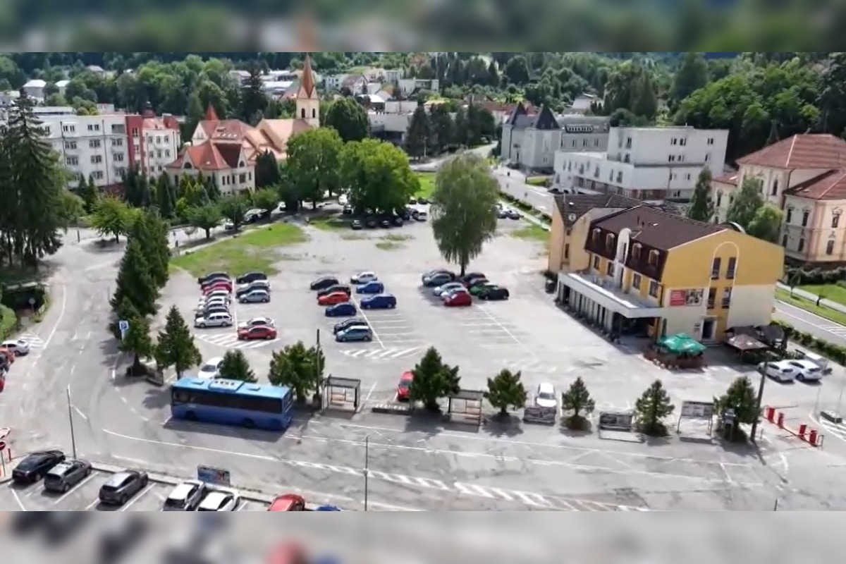 FOTO: V Trenčianskych Tepliciach presúvajú autobusovú stanicu , foto 4