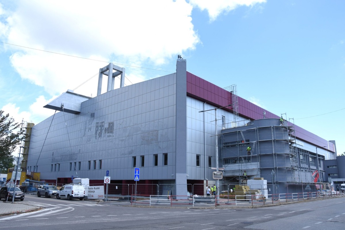 FOTO: Zimný štadión Pavla Demitru napriek rekonštrukcií sprístupnia na Hlinka Gretzky CUP, foto 1