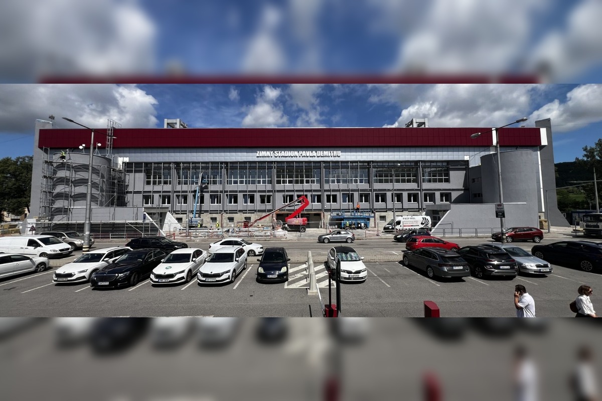 FOTO: Zimný štadión Pavla Demitru napriek rekonštrukcií sprístupnia na Hlinka Gretzky CUP, foto 3