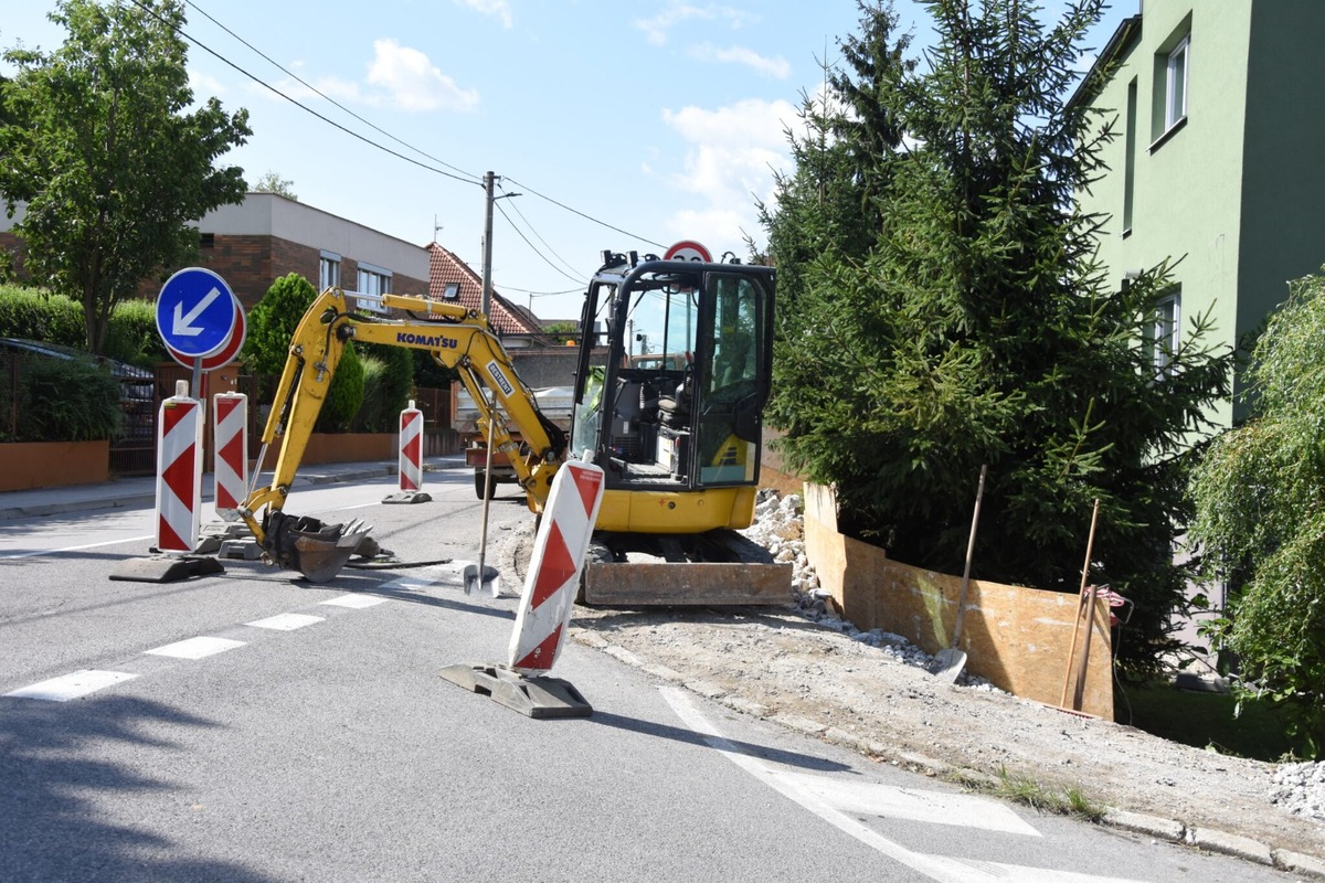 FOTO: Práce na opornom múre na Cintorínskej ulici v Trenčíne sú v plnom prúde, foto 2