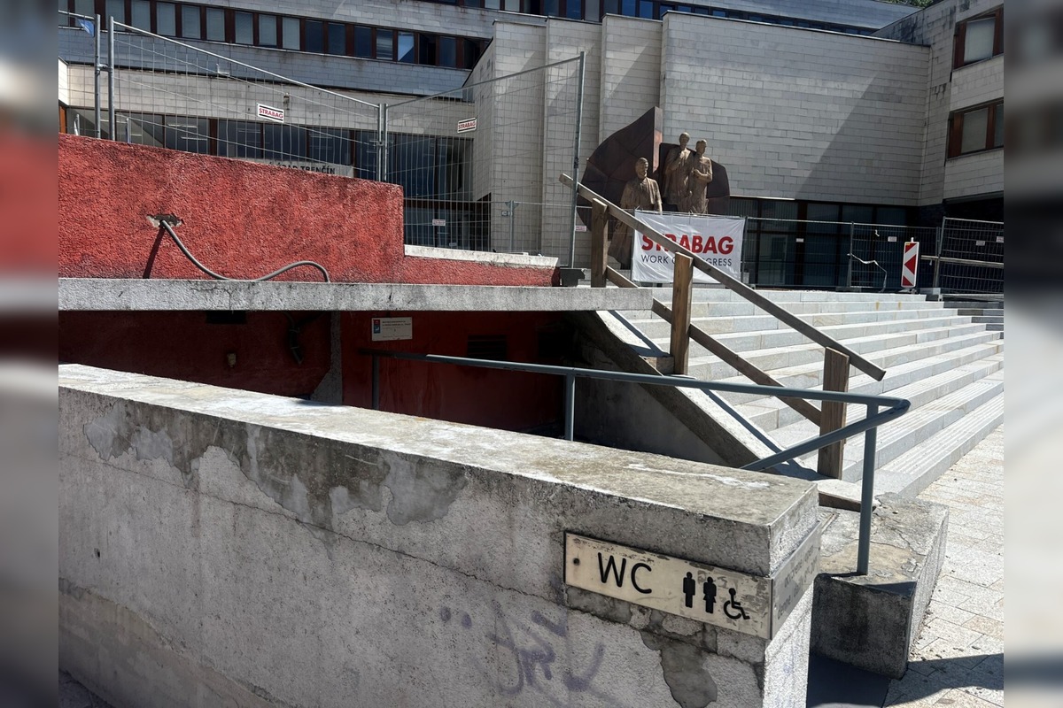 FOTO: Sládkovičova ulica v Trenčíne dostane nové verejné WC, počas prác budú k dispozícii toalety na Farskej, foto 4