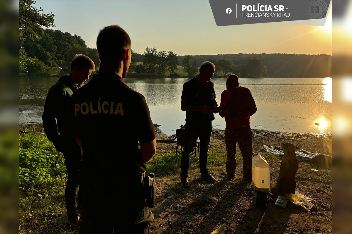 FOTO: Akcia „Háčik“! Polícia dohliadala na rybárov pri Bánovciach nad Bebravou, odhalila tri priestupky, foto 6