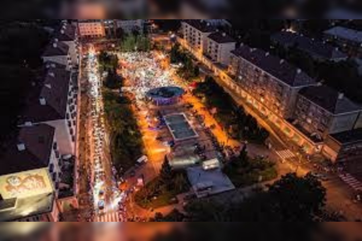 FOTO: Nočnú jazdu Považím sledujú každoročne tisíce obyvateľov , foto 1