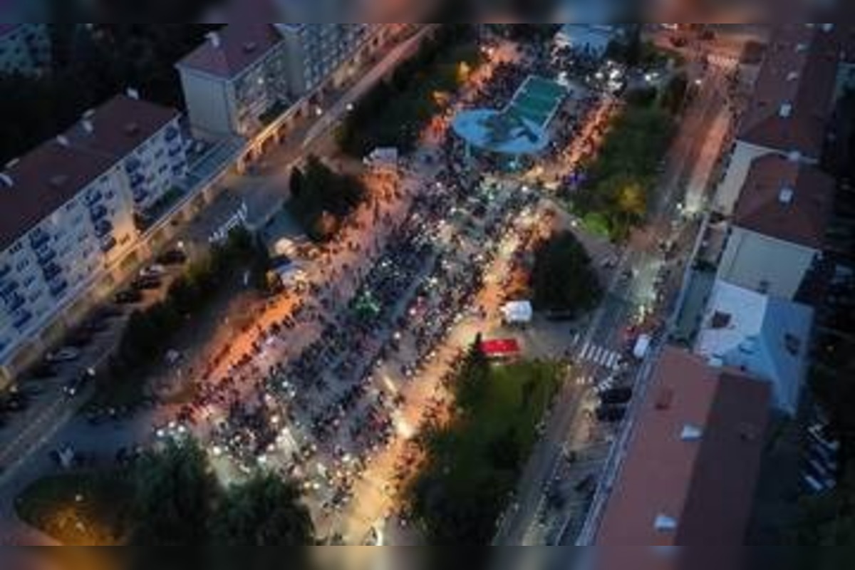 FOTO: Nočnú jazdu Považím sledujú každoročne tisíce obyvateľov , foto 2