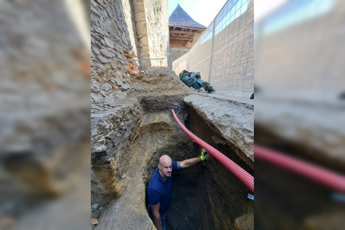 FOTO: Šokujúci archeologický objav na Trenčianskom hrade, pri výkopoch našli ľudské pozostatky z doby železnej, foto 1