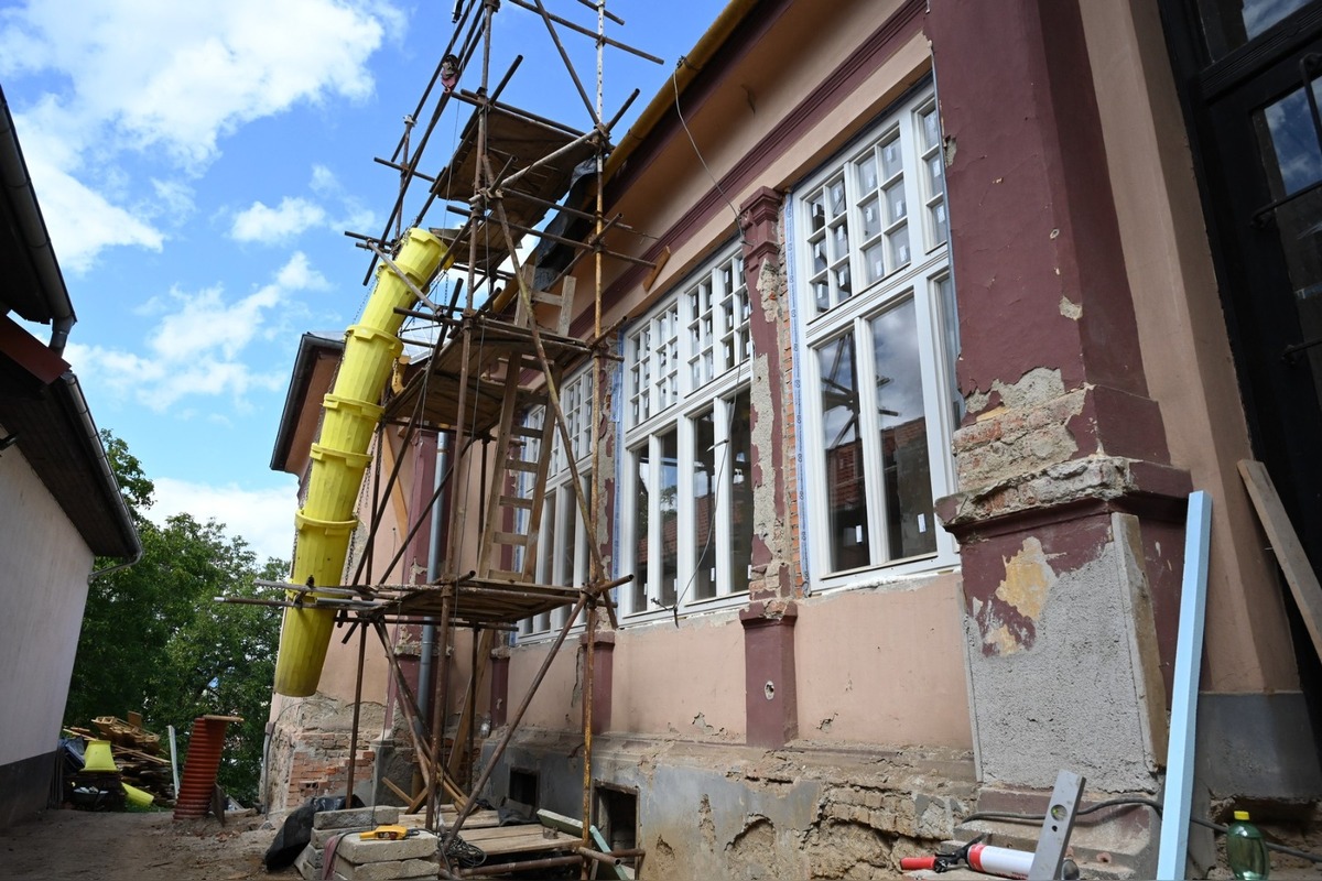 FOTO: Župa rekonštruuje Pamätný dom Janka Jesenského v Bánovciach, práce vyjdú na viac ako 600-tisíc eur, foto 5