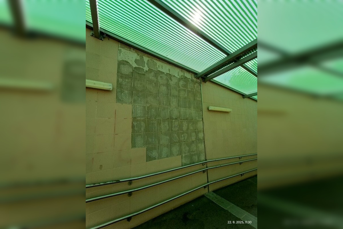 FOTO: Trenčín opravuje „začarovaný“ železničný podchod, dokončiť ho chcú do septembra, foto 1