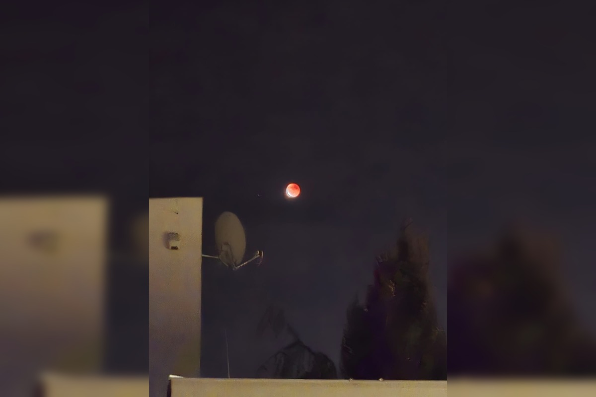 FOTO: Krvavý supermesiac rozžiaril oblohu nad Trenčianskym krajom, takto ho zachytili obyvatelia. Stihli ste ho aj vy?, foto 10