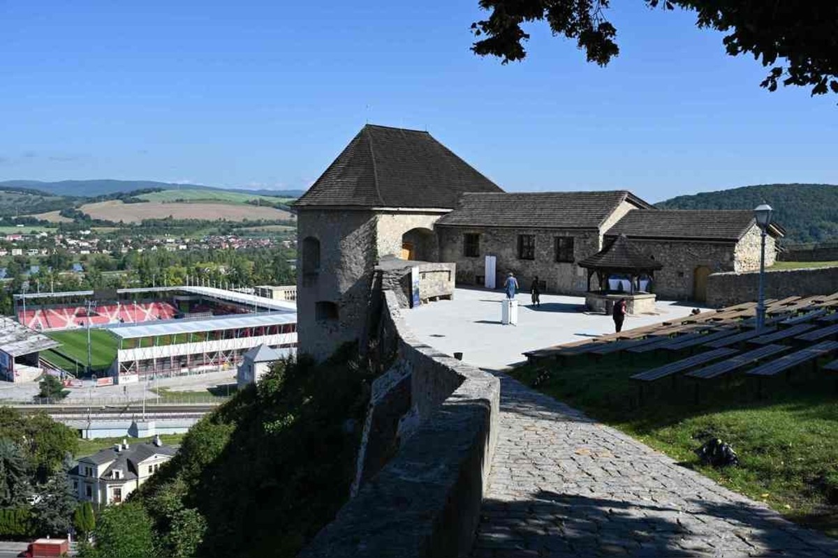 FOTO: Trenčiansky hrad dostal nový šat. Čo všetko sa na ňom vylepšilo?, foto 1