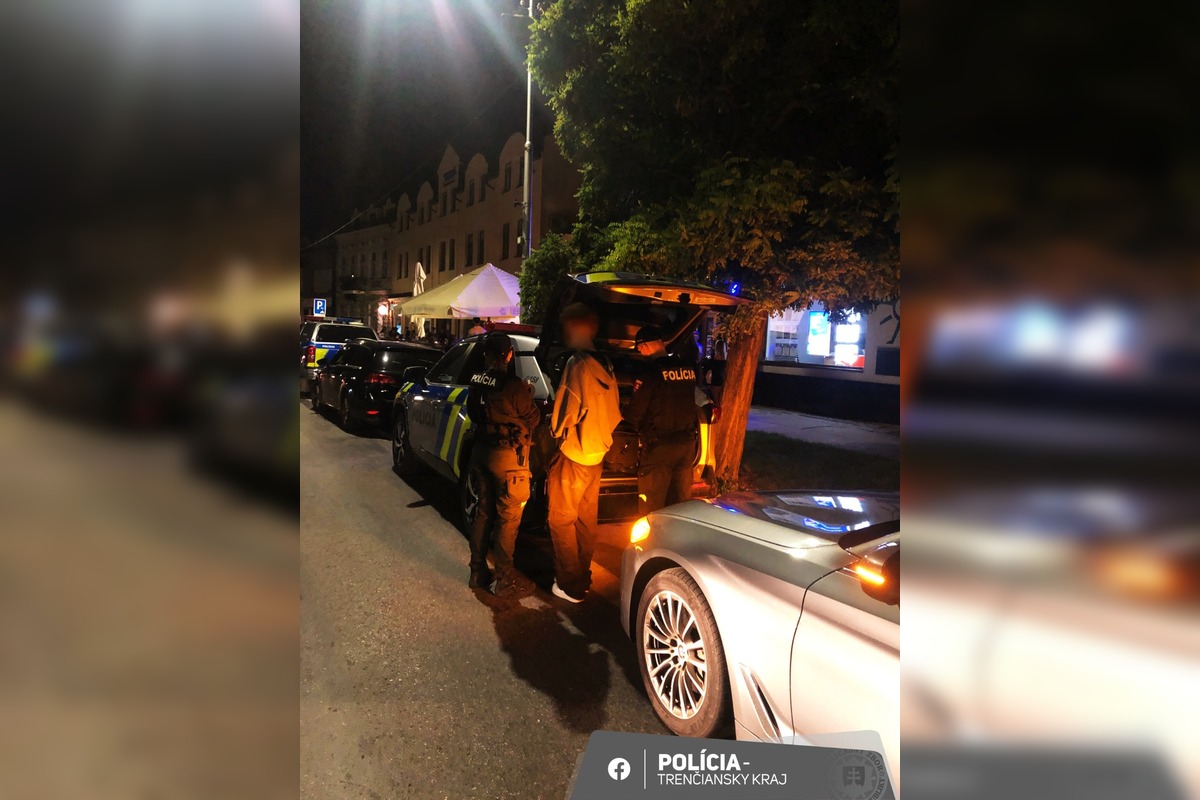 FOTO: V okresoch Trenčín a Ilava prebehli policajné kontroly. Čo odhalili?, foto 5