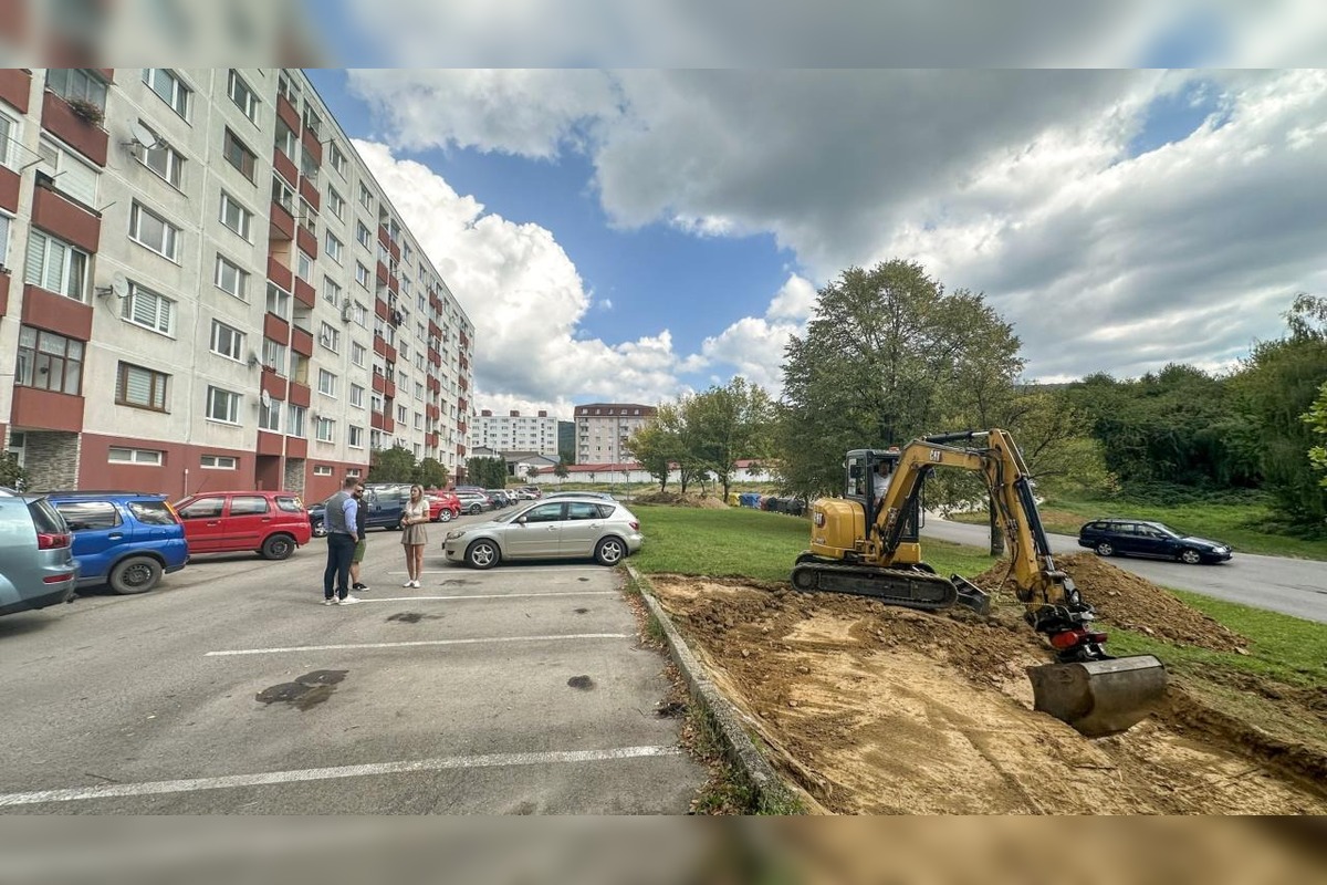 FOTO: Rekonštrukcia na sídlisku Pod hájom v Dubnici nad Váhom odštartovala, foto 1