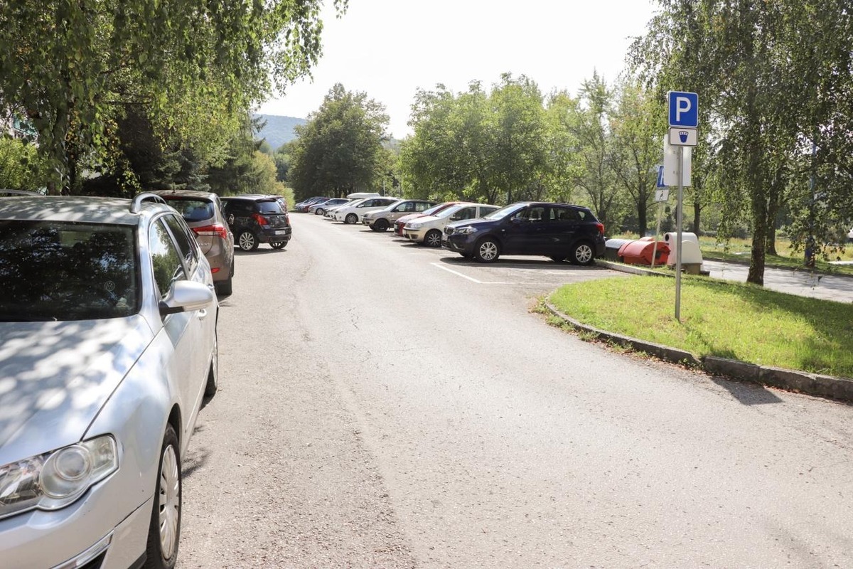 FOTO: Rekonštrukcia na sídlisku Pod hájom v Dubnici nad Váhom odštartovala, foto 3