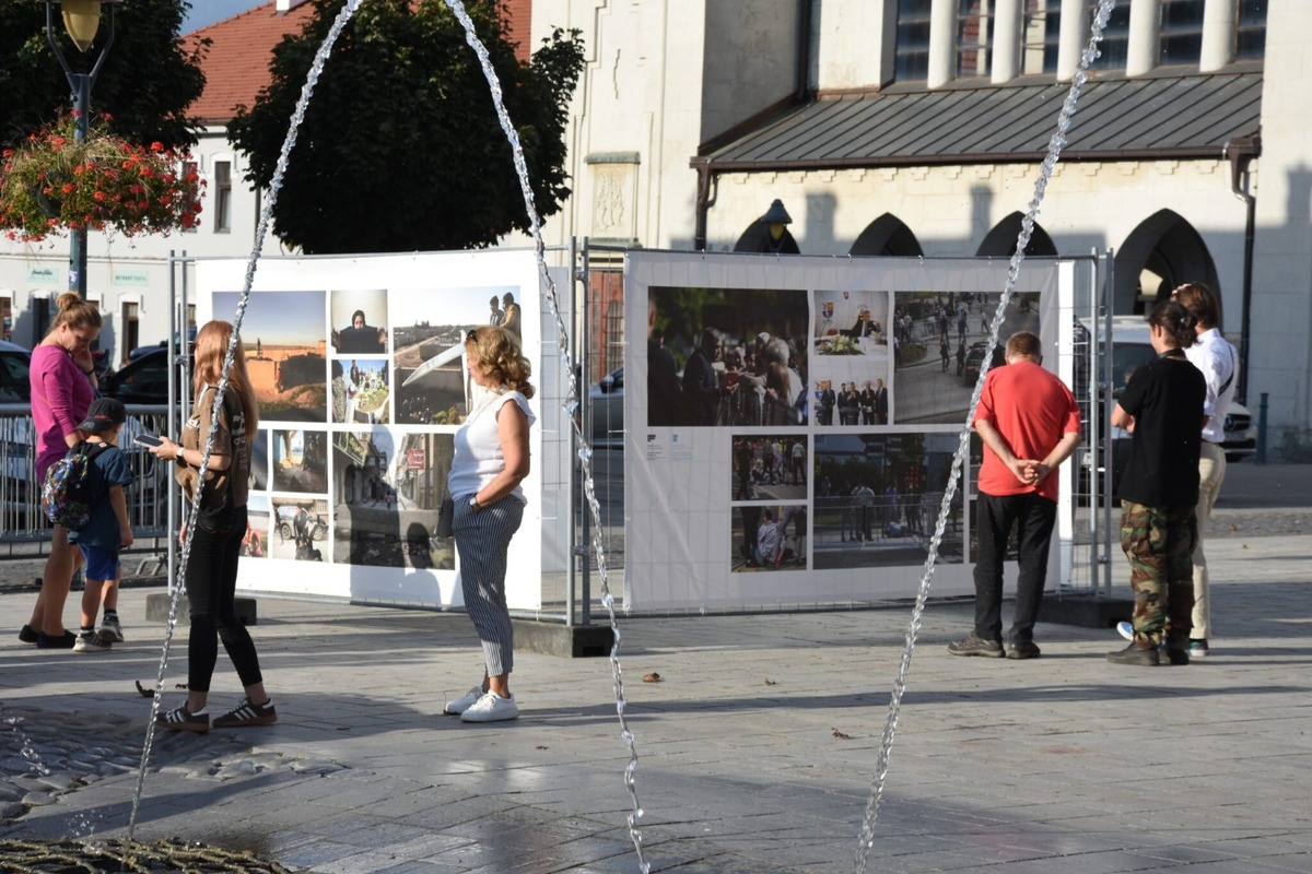 FOTO: Trenčín odhalil výstavu fotiek Slovak Press Photo 2024, foto 2