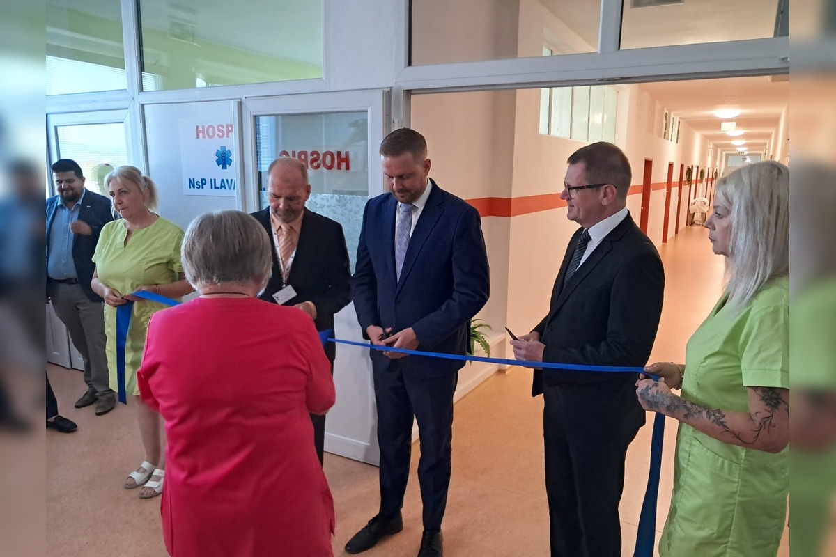FOTO: Ilavský hospic slávnostne otvorili. Takto vyzerá po rekonštrukcii, foto 8