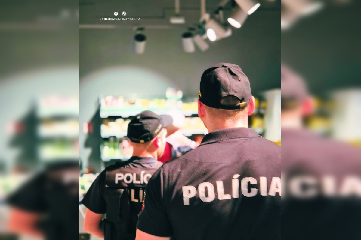 FOTO: Policajti v Trenčianskom kraji chytali zlodejov priamo v obchodoch, foto 3