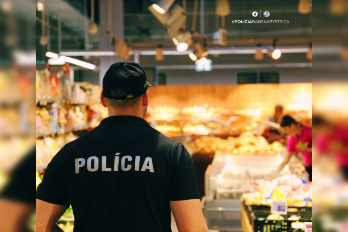 FOTO: Policajti v Trenčianskom kraji chytali zlodejov priamo v obchodoch, foto 5