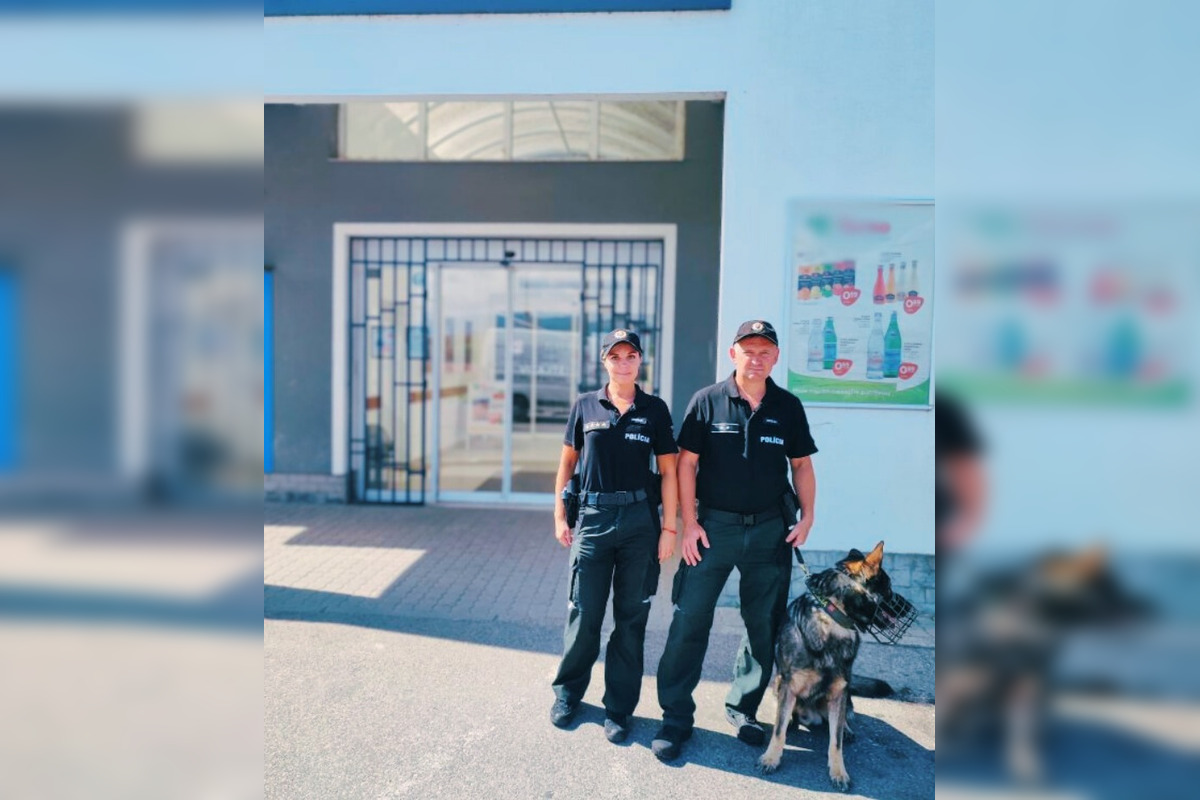 FOTO: Policajti v Trenčianskom kraji chytali zlodejov priamo v obchodoch, foto 6
