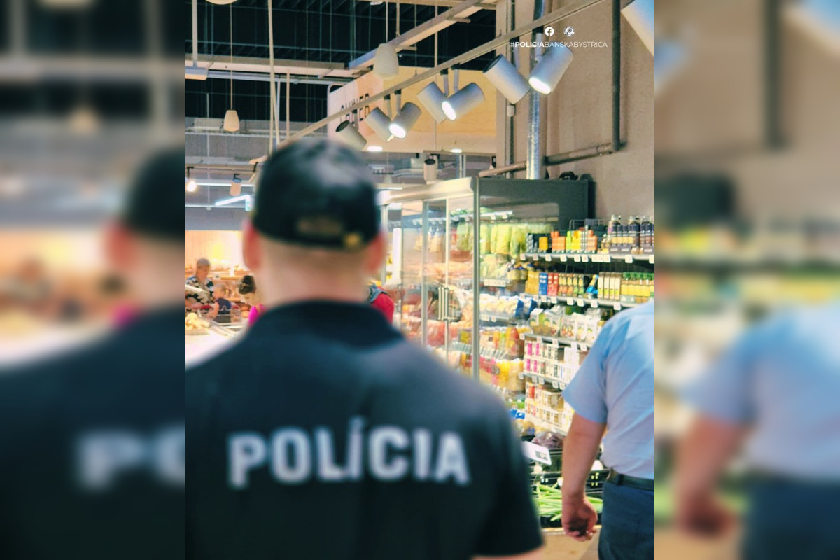 FOTO: Policajti v Trenčianskom kraji chytali zlodejov priamo v obchodoch, foto 7